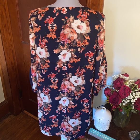 🌸 NWOT Lulu's Dresses | Lulus SHIFTING Dears Navy Blue Floral Shift Dress🌸 - Picture 9 of 11